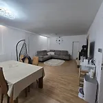Holiday home Beautiful House 15 Minutes From Schwechat Airport *