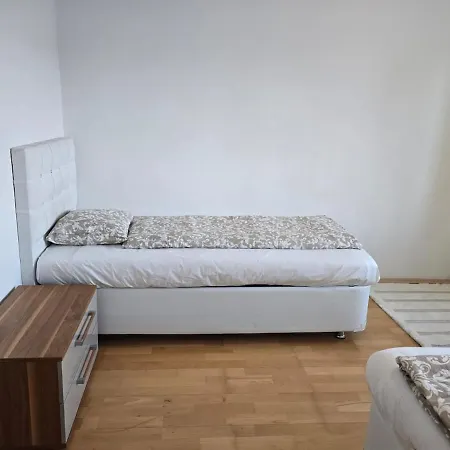 Сasa de vacaciones Beautiful House 15 Minutes From Schwechat Airport *