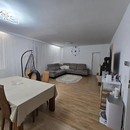 Holiday home Beautiful House 15 Minutes From Schwechat Airport *