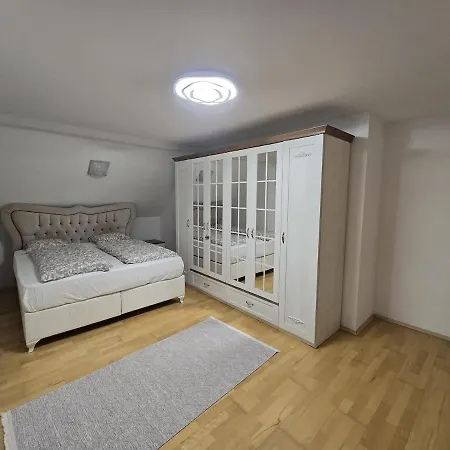 Holiday home Beautiful House 15 Minutes From Schwechat Airport Leopoldsdorf