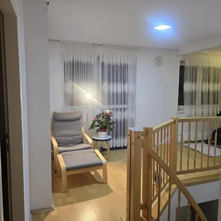 Holiday home Beautiful House 15 Minutes From Schwechat Airport *