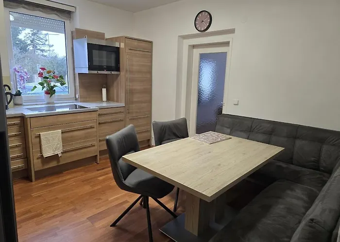 Beautiful House 15 Minutes From Schwechat Airport Сasa de vacaciones *