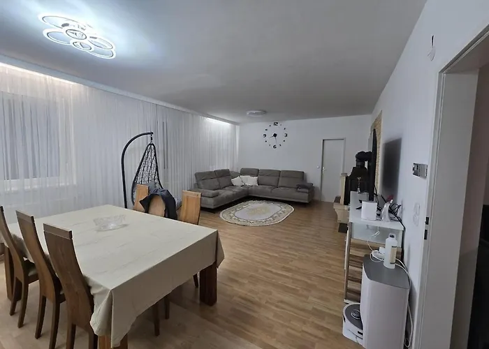 Сasa de vacaciones Beautiful House 15 Minutes From Schwechat Airport *